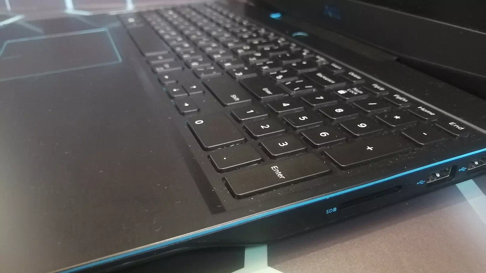 Блок питания в ноутбуке DELL G3 3590