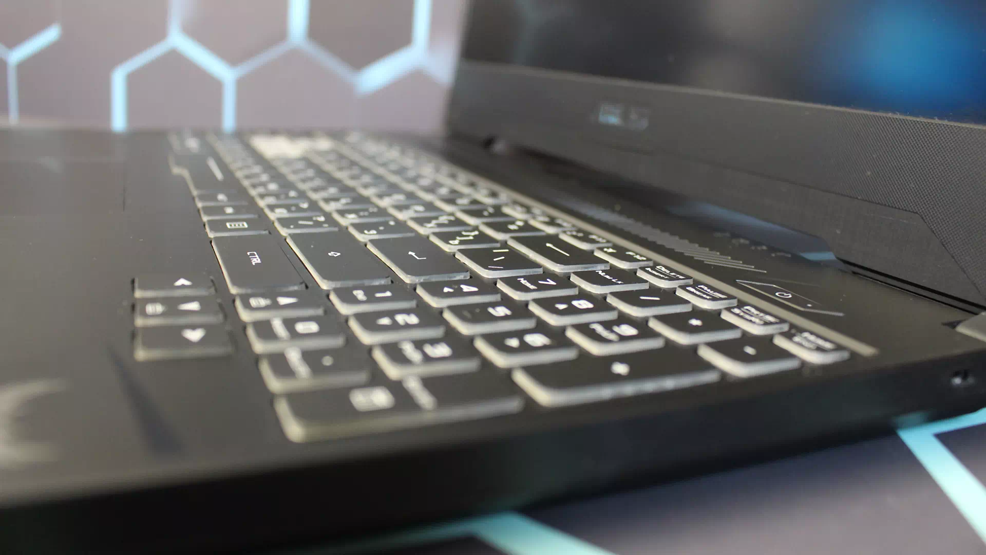 клавиатура в ноутбуке Asus TUF Gaming FX505DT