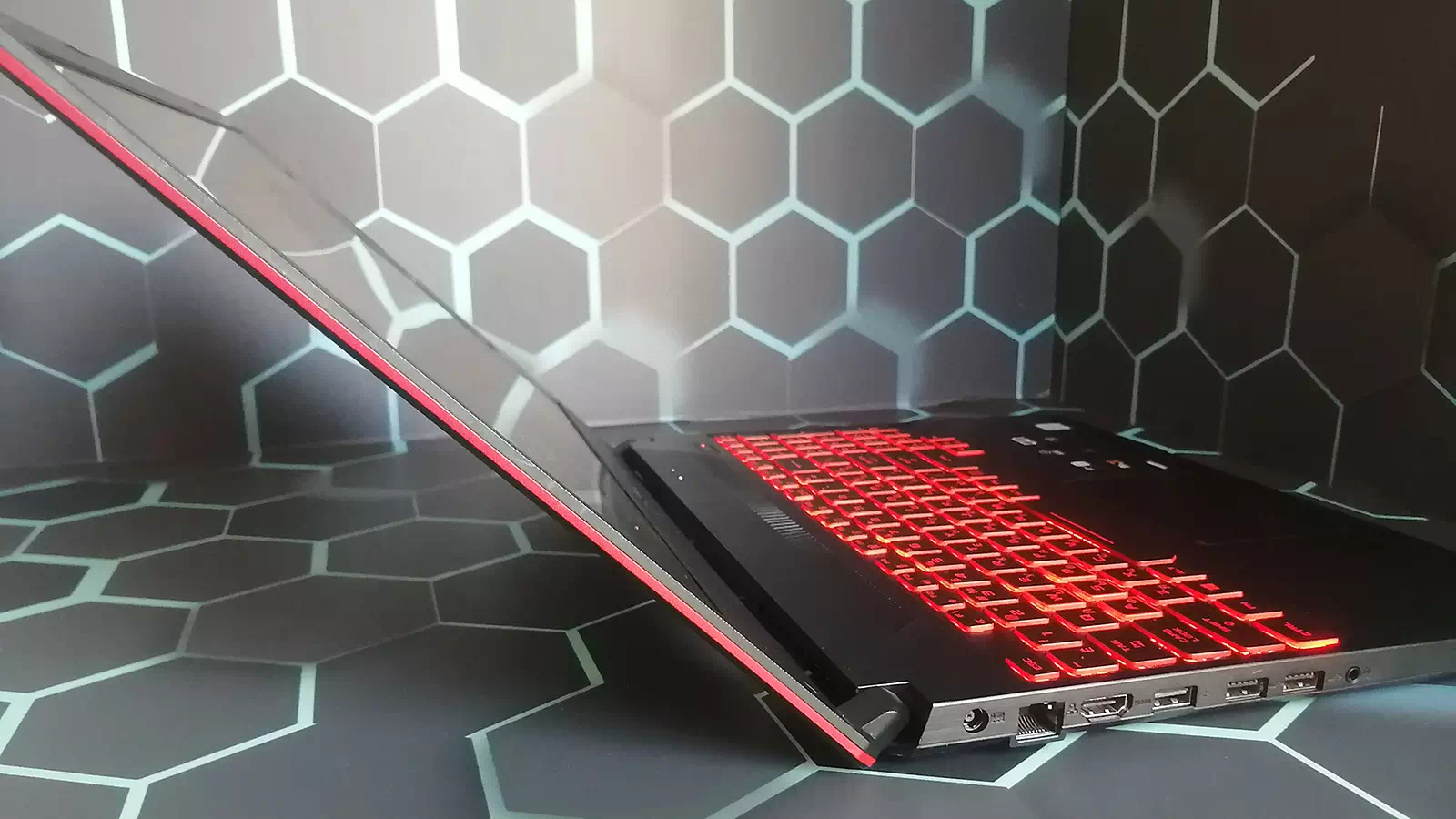 игровой ноутбук ASUS TUF FX505GE игровой ноутбук ASUS TUF FX505GE