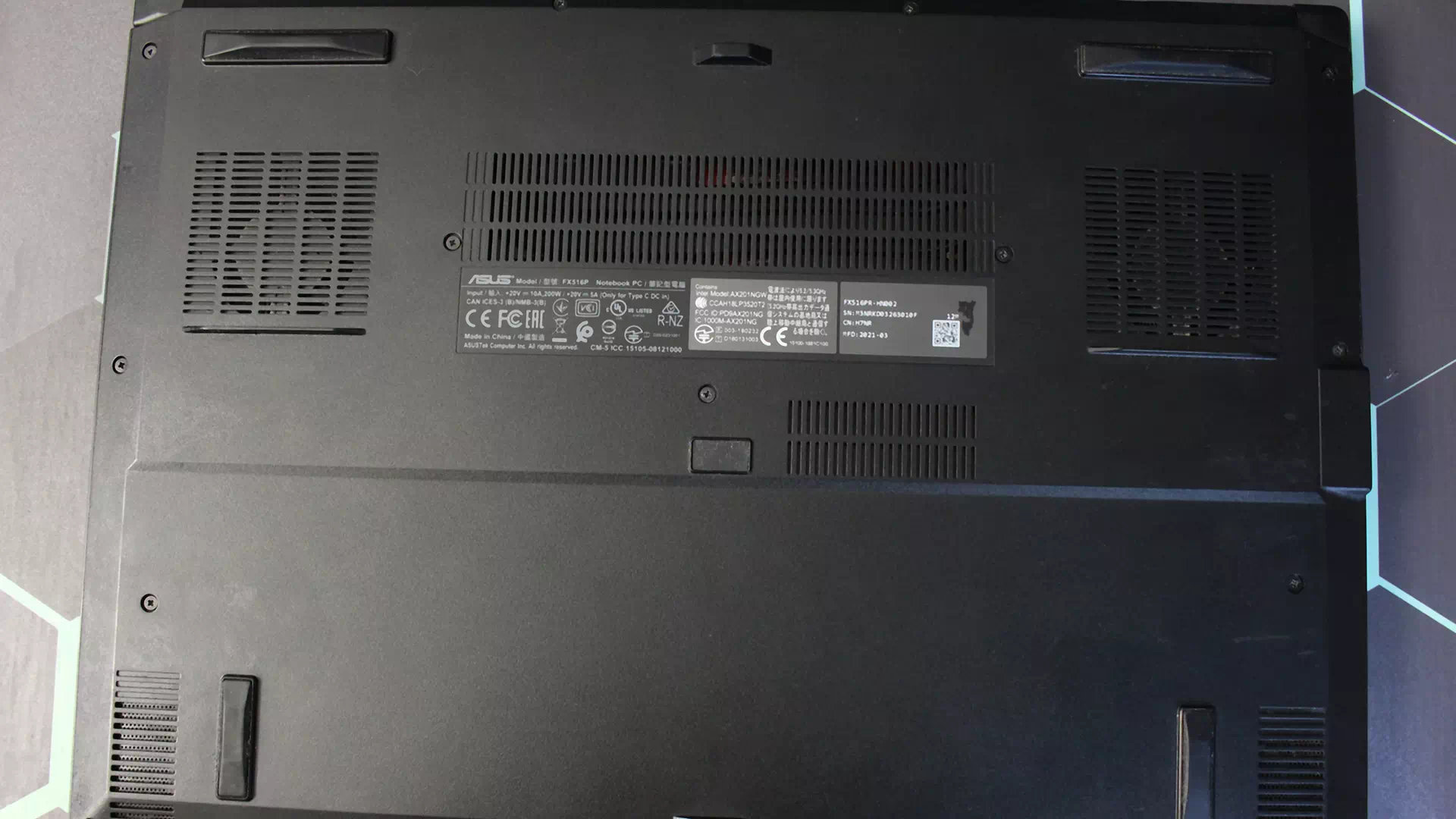 нижняя часть ноутбука Asus Dash F15 FX516P - разборка ноутбука